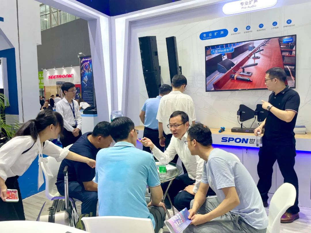 展会举行时 | 第21届广州国际专业灯光、音响展盛大开展