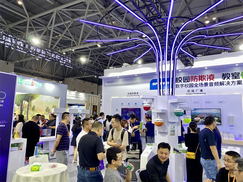 精彩看点！emc易倍多项新品首次亮相，火爆围观