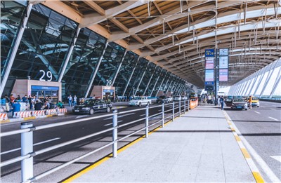 你知道机场都用什么广播吗？会断播吗？会出故障吗？